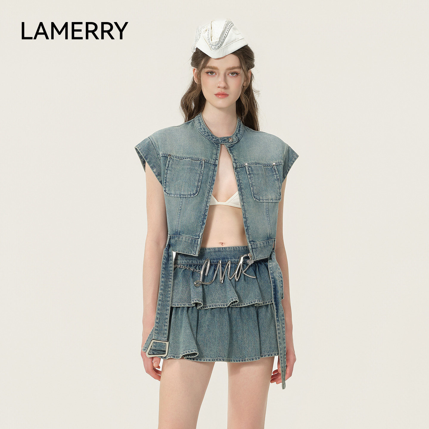 LAMERRY/朗美睿26夏蓝色牛仔马夹短款收腰金属异形扣复古做旧酷飒