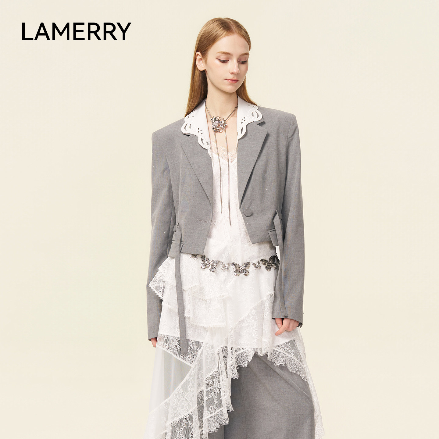 LAMERRY/朗美睿26秋灰色单西装短款平驳领女抽绳银闪肌理高级通勤