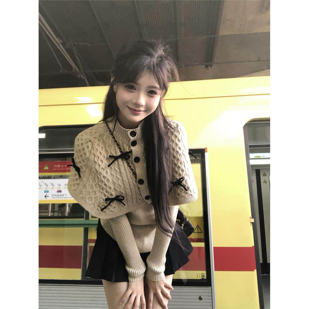 七颗虾滑针织衫毛衣女秋冬穿搭一整套巨好看韩系上衣斗篷两件套装