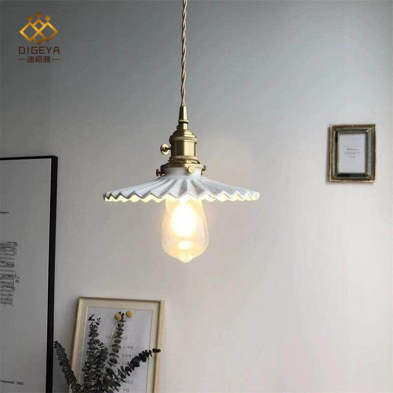 北欧白色百褶陶瓷吊灯日式餐厅民宿吧台床头卧室客厅复古黄铜壁灯