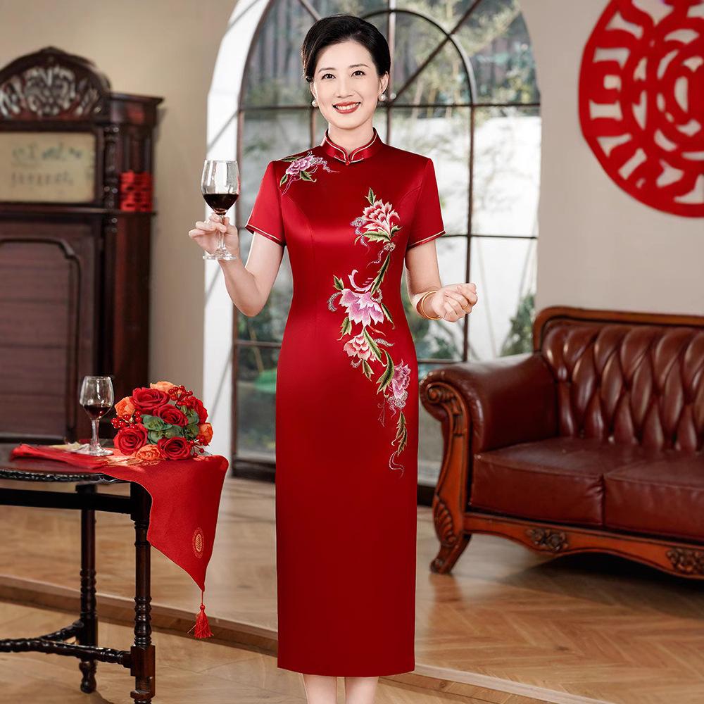 妈妈婚宴礼服2025新款短袖醋酸刺绣喜婆婆旗袍改良高端大气上档次