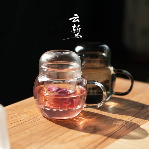 云堑办公室一人饮泡茶壶