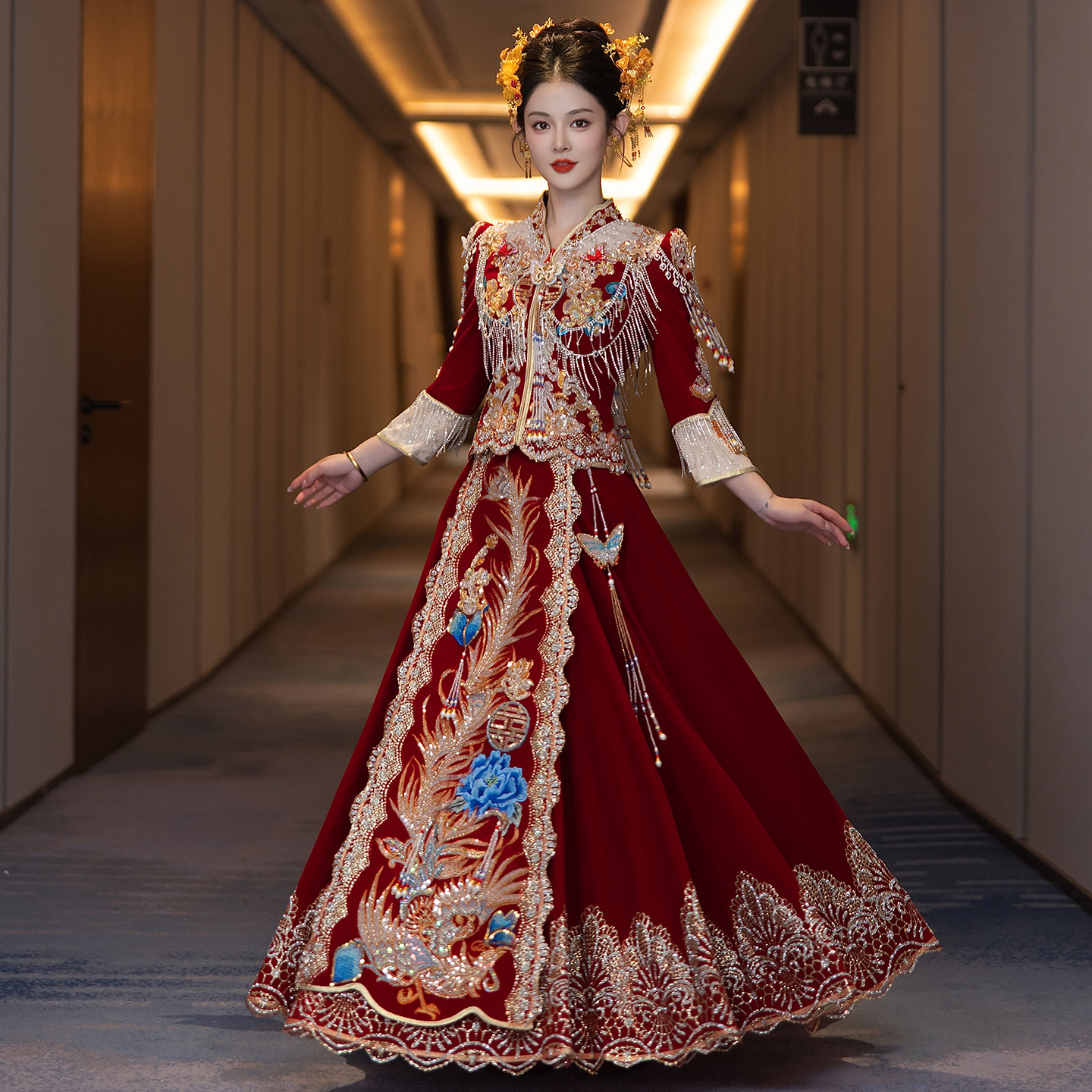 丝绒秀禾服新娘婚服重工显瘦