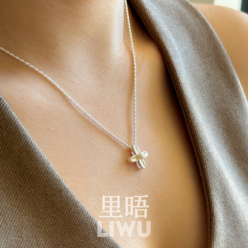 S925纯银四叶草珍珠项链