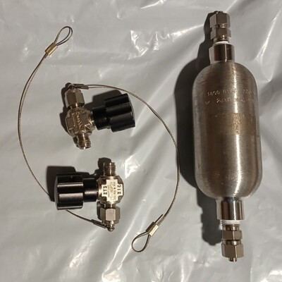 世伟洛克双端样品圆筒 DOT-3E 1800 psig 304L-HDF4-150