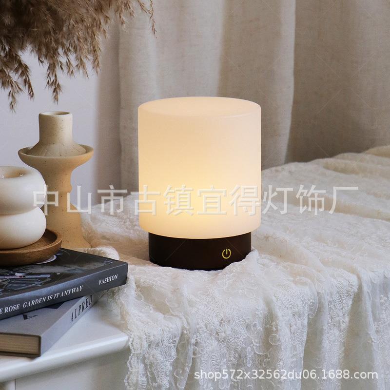 台灯卧室床头简约复古中古美式氛围感高级卧室睡眠插电迷你小夜灯