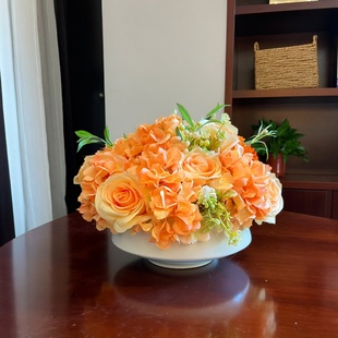 圆形酒店餐桌中间摆花餐厅圆桌桌花宴会装饰花艺会议室桌面摆件花