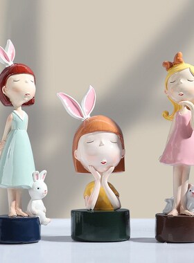 创意少女摆件书桌面北欧现代卡通可爱车载装饰品女生日礼物小摆设