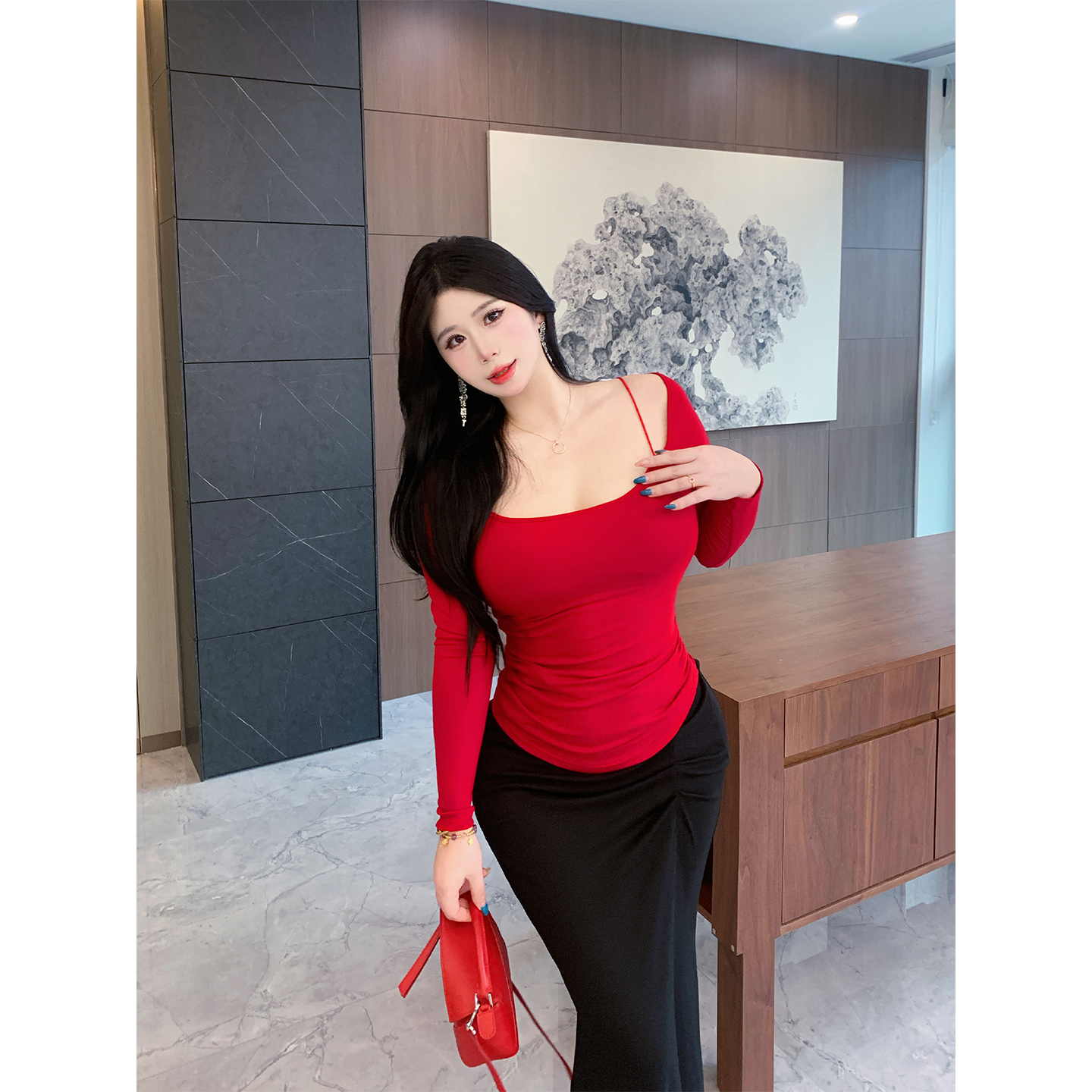 显瘦‘’辣妹露肩长袖T恤‘’