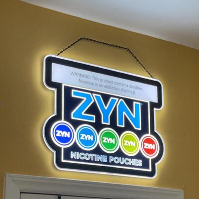 zyn广州厂家超薄展示灯箱防水级别户外造型门店广告灯箱