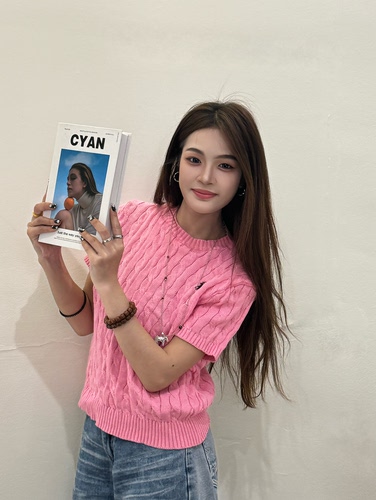 2026夏季新款小马刺绣圆领短袖针织衫女宽松休闲百搭漂亮出片上衣