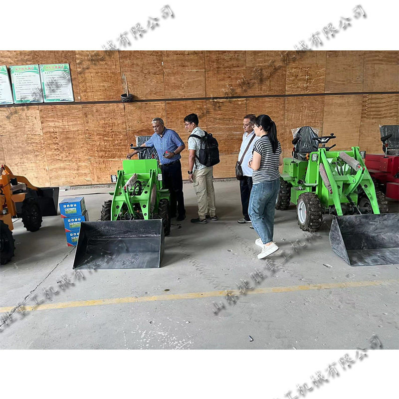 工地砂石短途电动铲运车