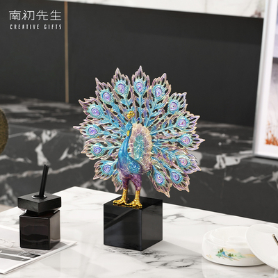 南初先生珐琅彩孔雀开屏摆件