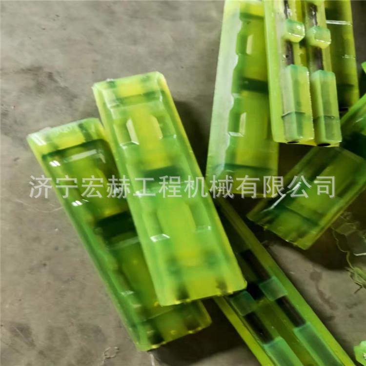 挖掘机PC200-8牛筋履带板胶块 PC210-7橡胶块 卡扣钩机履带板垫块