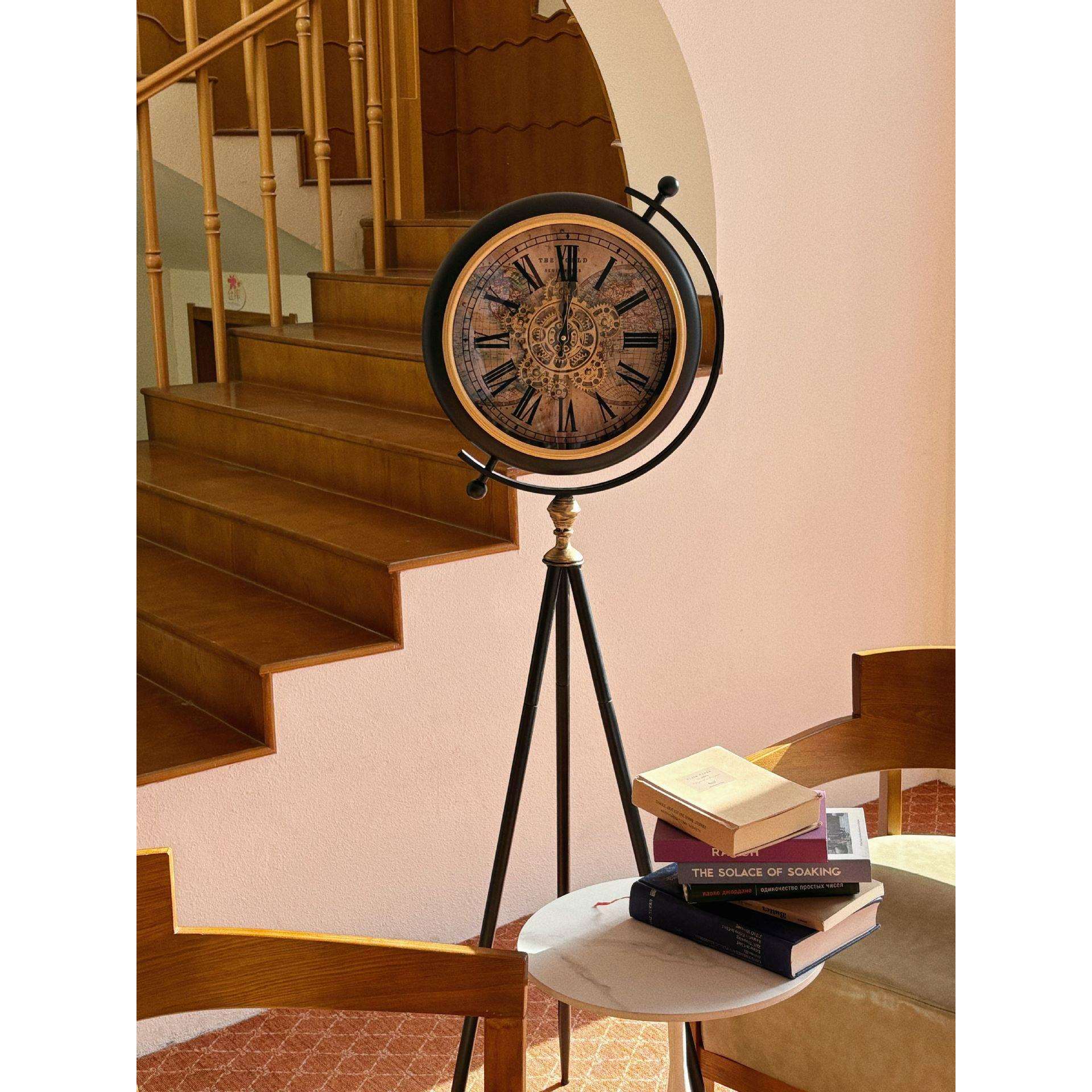 美式客厅别墅办公室复古创意落地钟三脚摆件欧式立钟机械齿轮台钟