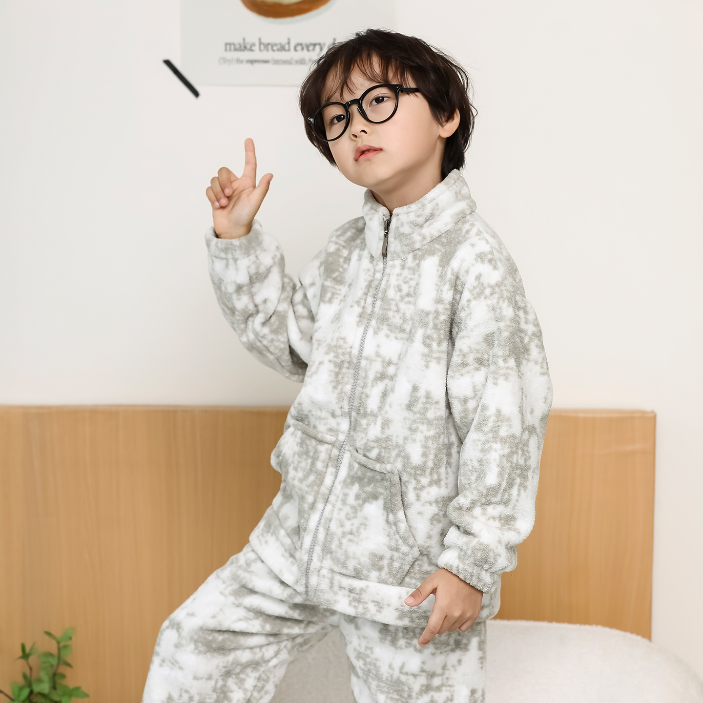 儿童睡衣男童法兰绒秋冬拉链款