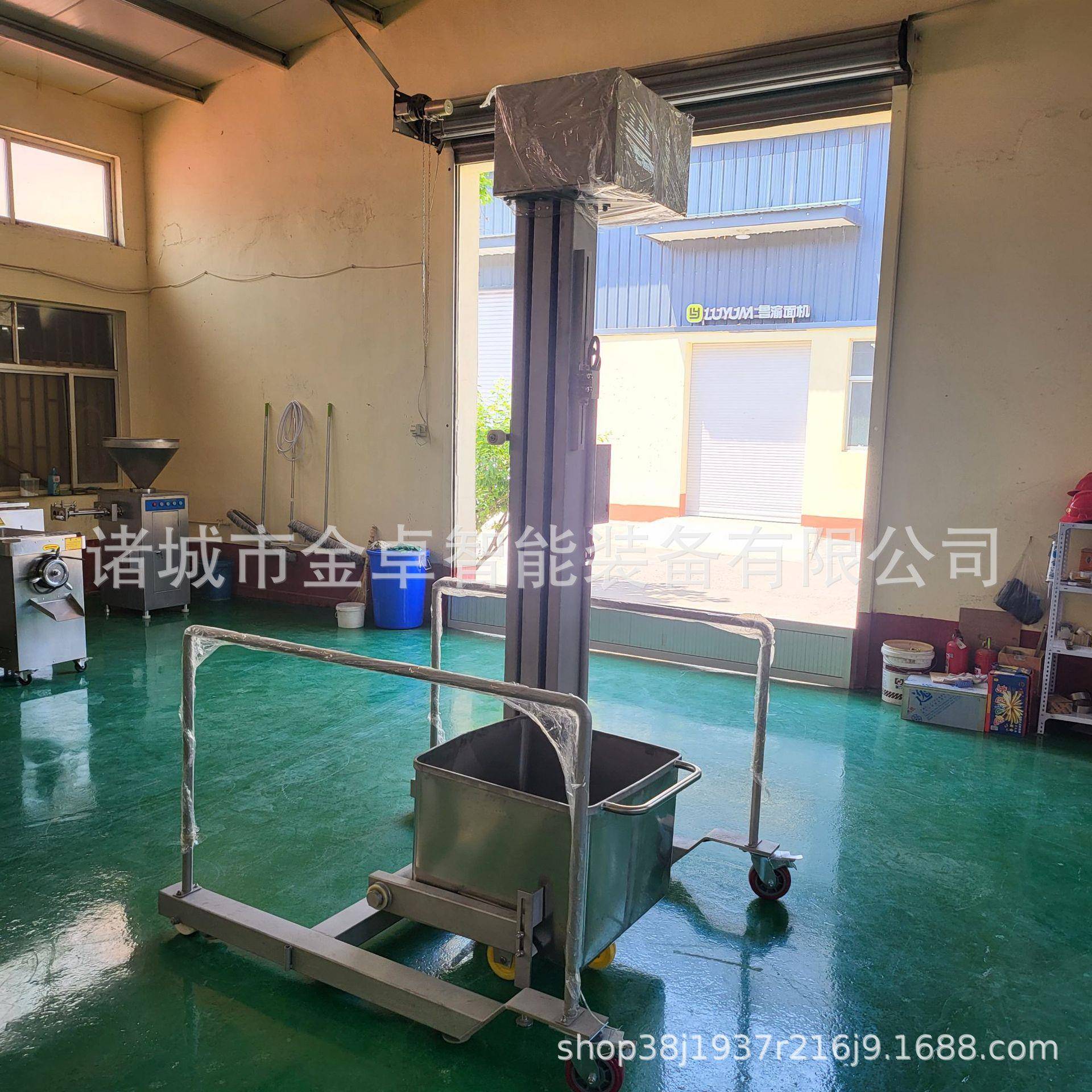 食品提升机肉制品加工运输机小料车配套上料机提升上料机