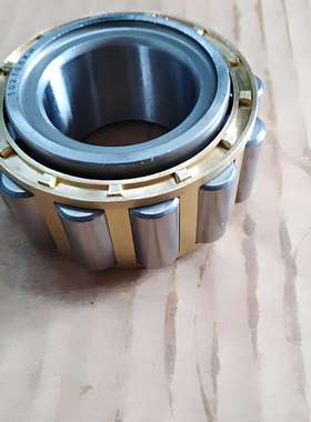 小松挖掘机PC220轴承706-7E-11280适用于挖掘机配件