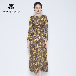 气质长裙时尚 棕色印花圆领连衣裙子捏褶修身 女 新款 马天奴2025冬季