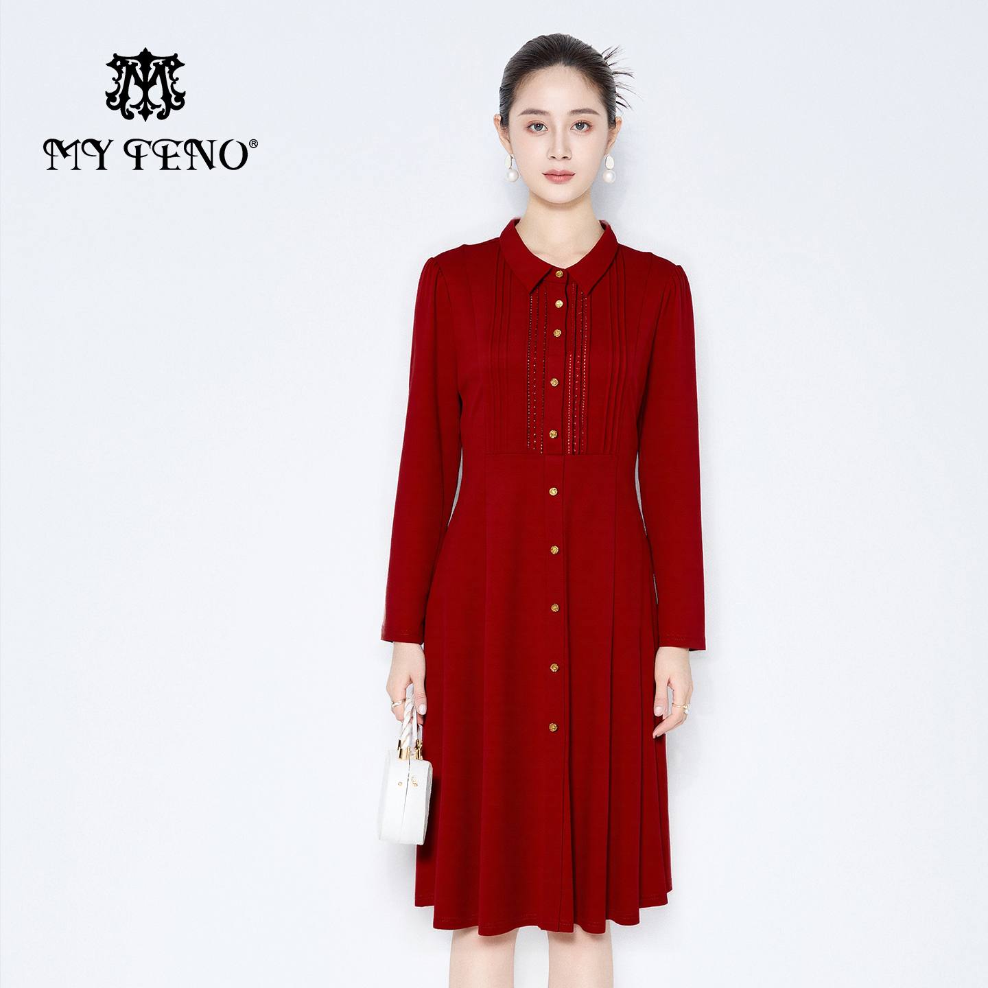 马天奴红色烫钻翻领长袖连衣裙