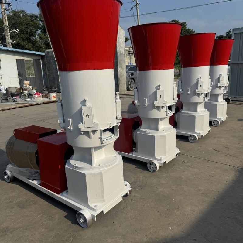 家用小型颗粒饲料机鸡鸭鹅羊猪牛饲料机养殖饲料机饲料颗粒机