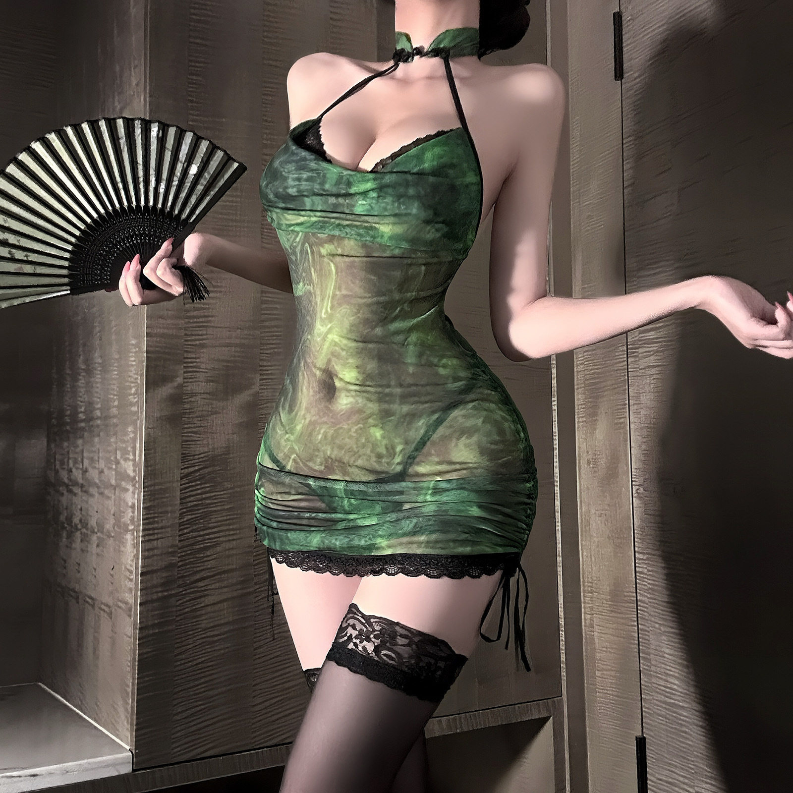 性感旗袍青蛇挂脖肚兜女透视包臀裙制服绿色深V复古网纱激情睡裙