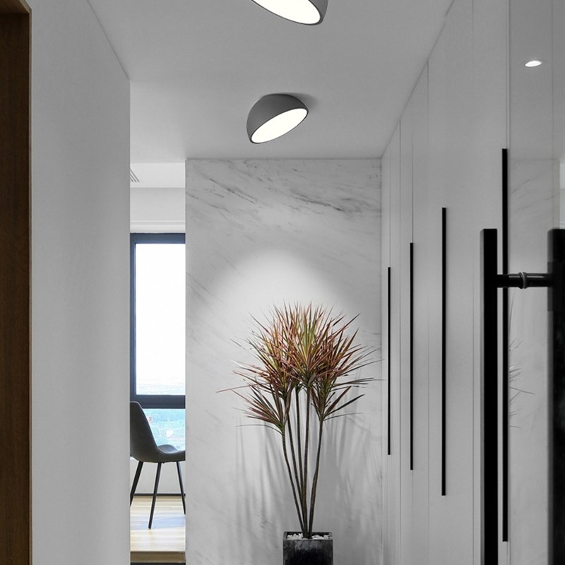 玄关灯入户进门灯北欧现代简约过道小灯飘窗灯阁楼斜顶卧室吸顶灯