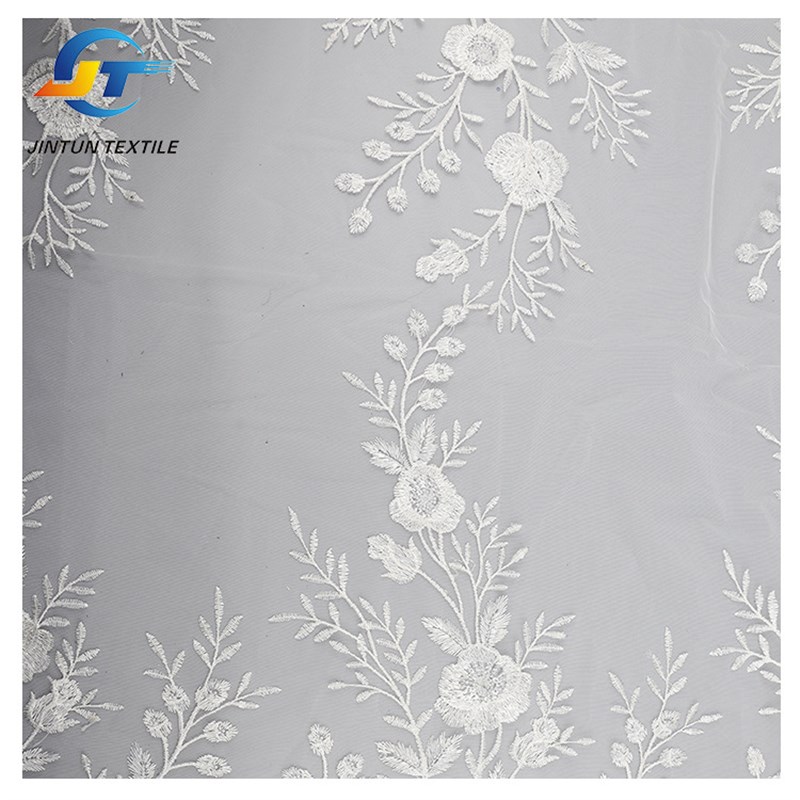 白色珠管绣婚纱礼服平绣花朵刺绣网纱蕾丝连衣裙面料