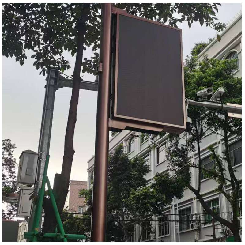 LED灯杆屏智慧城市户外P3P4全彩双面屏同显异显可全国安装显示屏