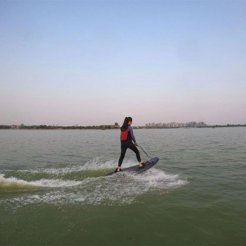 村舍碳纤维站立式电动冲浪板水上高速划水专业装备娱乐快速冲浪