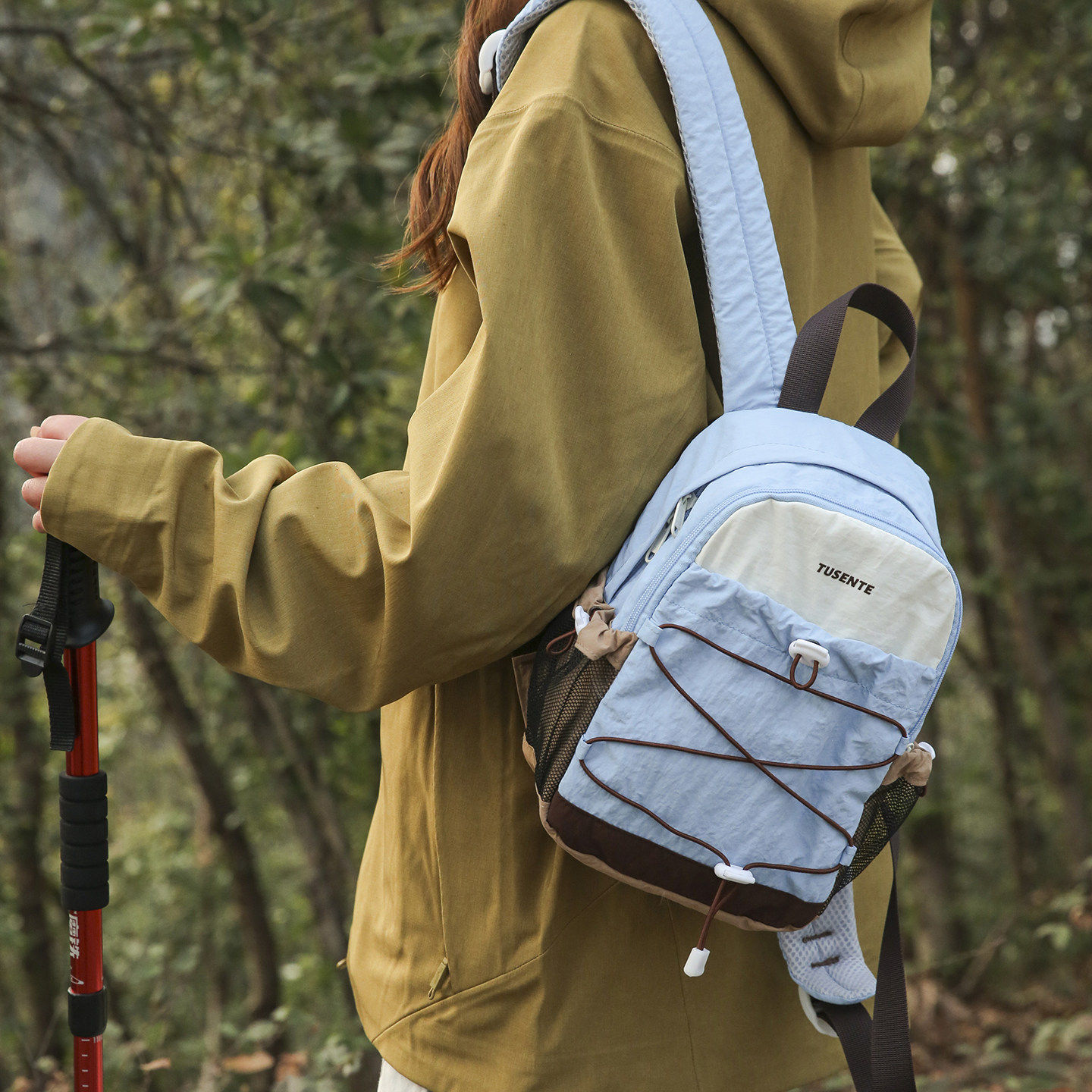 户外机能风迷你双肩包男女轻便防水登山包轻量撞色小型运动背包