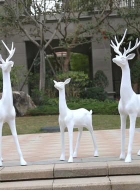 户外仿真玻璃钢白鹿雕塑落地庭院园林景观商场婚礼装饰白色鹿摆件