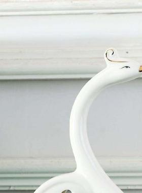 创意情侣天鹅结婚礼物摆件家居装饰品陶瓷工艺品时尚新房婚房摆设