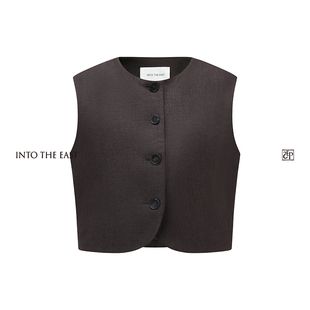 Into The East己印咖色亚麻圆领马甲