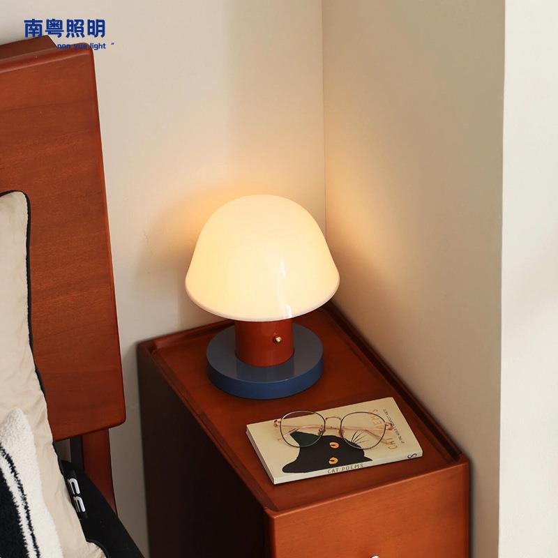 轻奢高级感触摸充电蘑菇台灯复古卧室床头氛围灯装饰网红小夜灯