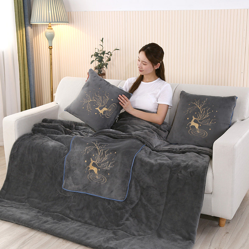 秋冬加厚牛奶绒两用抱枕被子保暖办公室I汽车午休枕头被床头靠垫