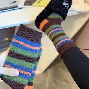 搭配女中筒鲨鱼粗线条好看韩版拼色撞色条纹保暖袜子仿貂毛茸茸