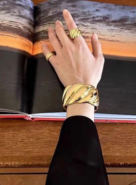 螺旋纹高级感手镯韩版小众设计冷淡风金属感宽版麻花时尚重工手镯