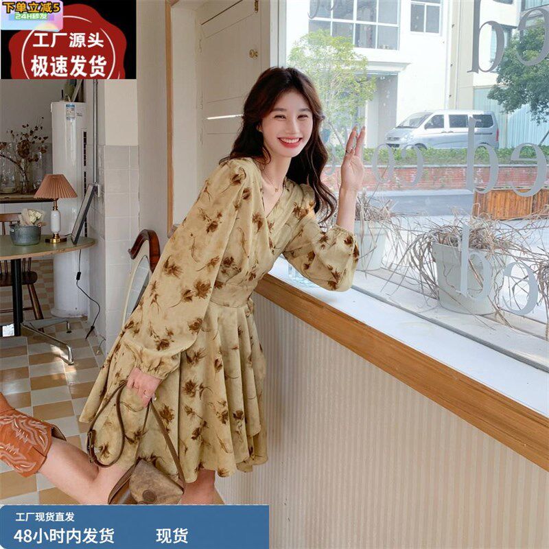 法式黄色碎花v领连衣裙女春秋2024新款M小个子收腰显瘦气质洋气