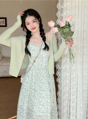 绿色碎花吊带连衣裙夏季新u款茶歇温柔风超仙裙子法式高级感两件