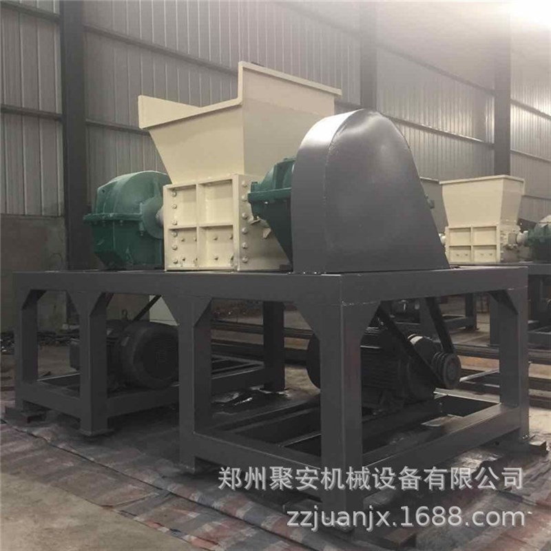 建筑垃圾撕碎机汽车外壳固废撕碎机大型金属轮胎撕碎机来料试机