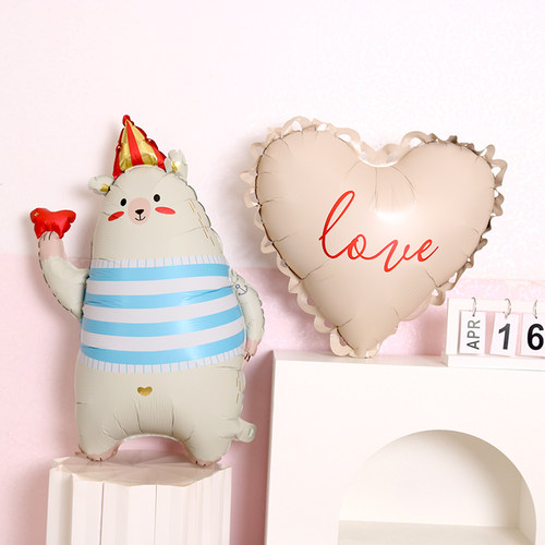 ins可爱条纹手举 LOVE爱心小熊儿童生日活动派对场景装饰节日装扮