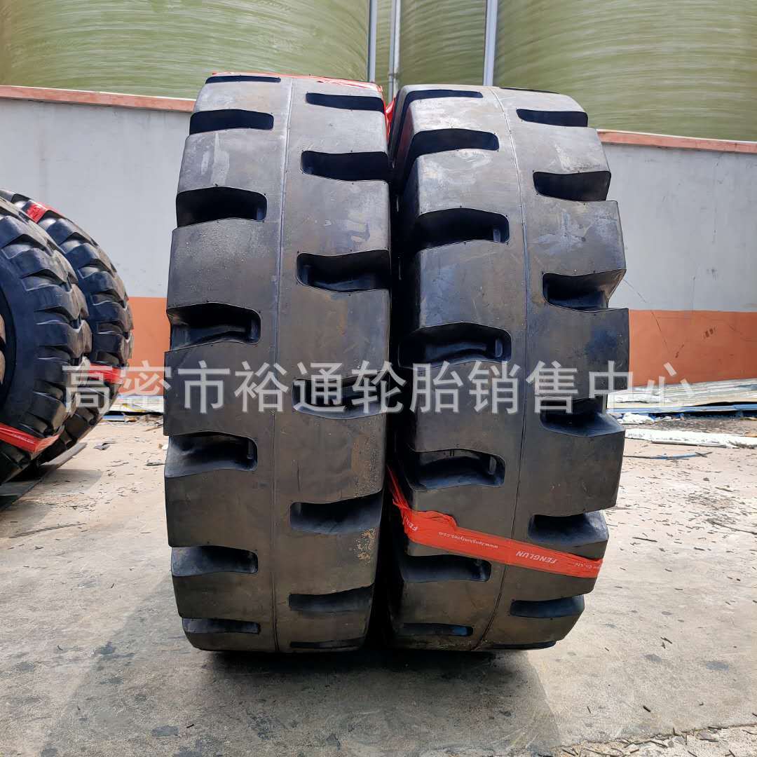 铲车半实心轮胎17.5 23.5-25 16/70-20-24 20.5/70-16 8公分花纹