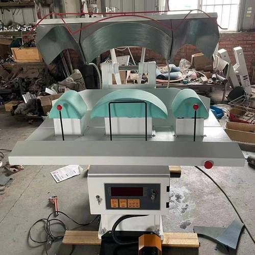 服装熨烫设备（自动领袖夹烫机）用于服装厂制衣厂酒店洗衣房衣物