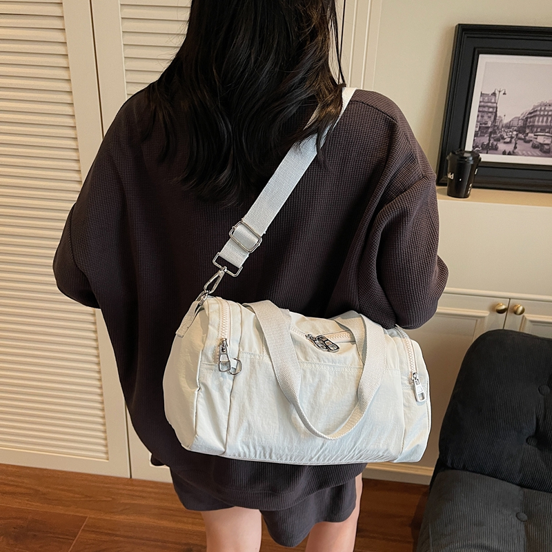 运动瑜伽健身包女2025新款大容量轻便手提斜挎包短途旅行收纳袋