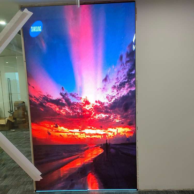 P2上海高清室内会议厅全彩led壁挂式竖墙显示屏项目高刷新