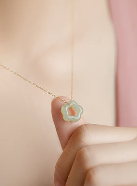 极速网红新品和田玉梅花吊坠女士纯银锁骨链O子镂空精致极细项链