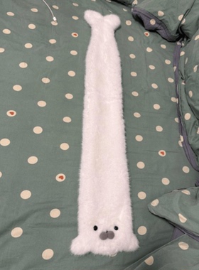 小海豹白色围巾可爱保暖交叉式秋冬季保暖加厚毛绒女款2026新爆款