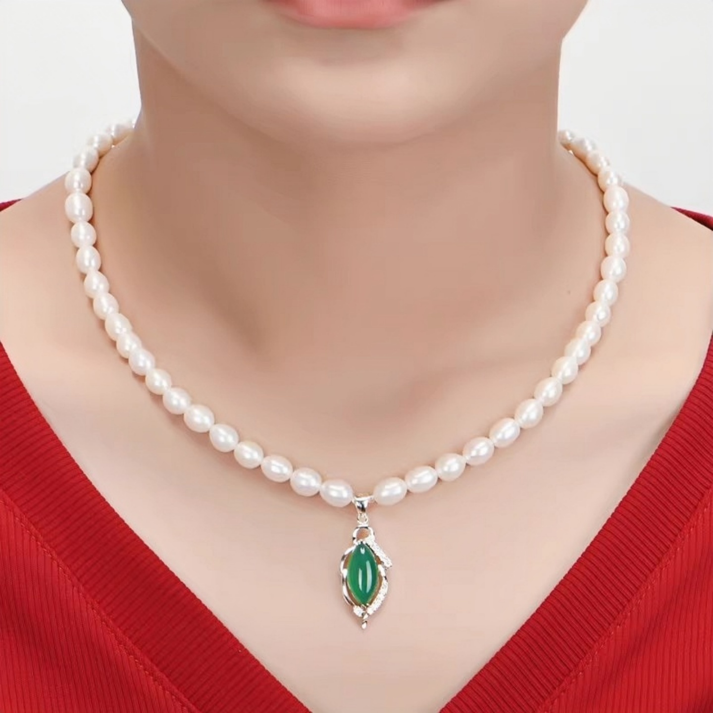 正品强光淡水珍珠项链女新款妈妈款锁骨链中老年人高档礼物高级感