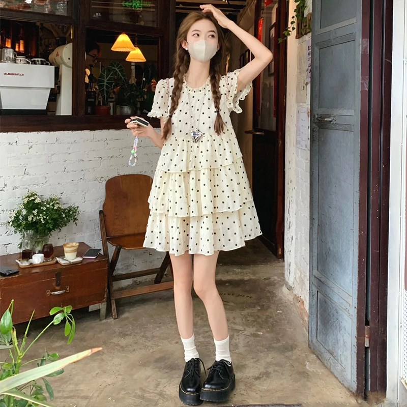 荷叶边米白c色波点连衣裙女夏季新款小个子甜美收腰显瘦减龄蛋糕